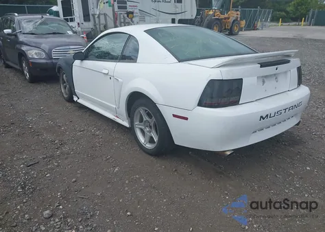 2000 Ford Mustang z USA, uszkodzony, nr VIN 1FAFP4049YF215052